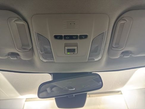 Used 2022 Toyota Corolla LE image 25