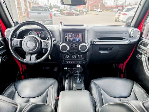 Used 2014 Jeep Wrangler Unlimited Sahara w/ Max Tow Package image 27