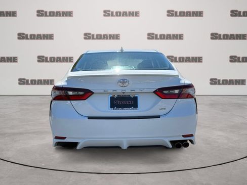 Used 2021 Toyota Camry SE FWD image 4