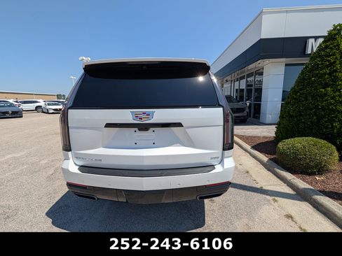 Used 2025 Cadillac Escalade Sport AWD/4WD image 5