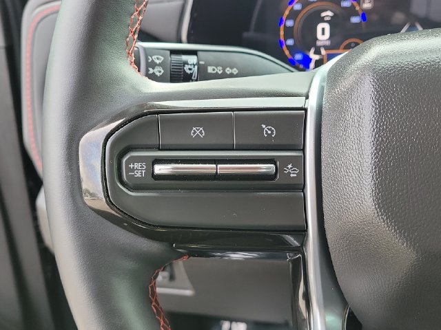 Used 2024 Chevrolet Colorado Z71 w/ Z71 Convenience Package 2 AWD/4WD image 25