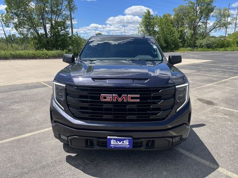 Used 2025 GMC Sierra 1500 Elevation AWD/4WD image 2