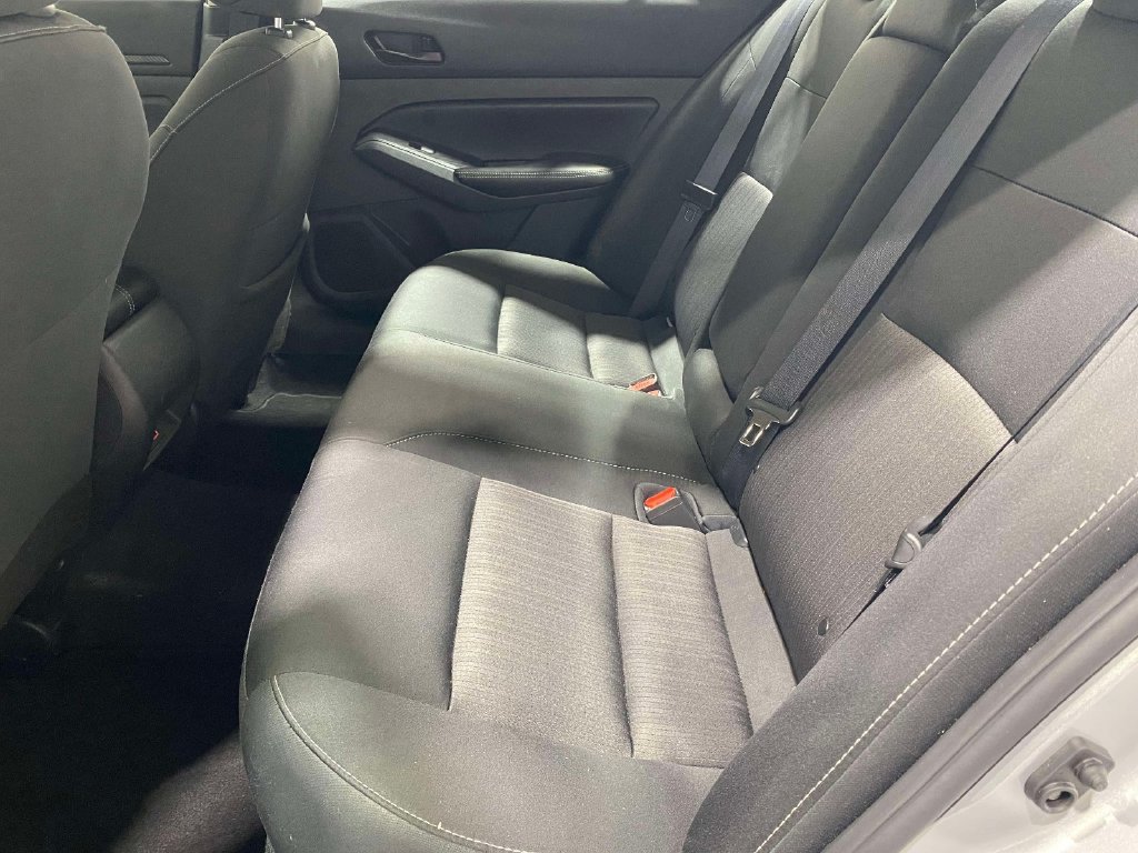 Used 2024 Nissan Altima 2.5 SV FWD image 13
