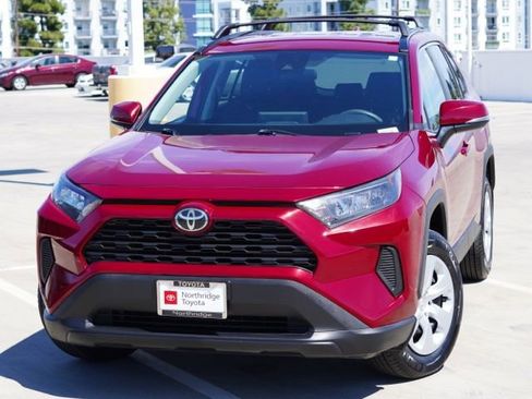 Used 2020 Toyota RAV4 LE w/ Carpet Mat Package FWD image 4