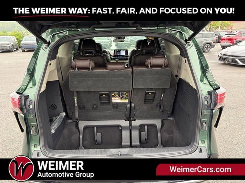 Used 2021 Toyota Sienna Platinum AWD/4WD image 34
