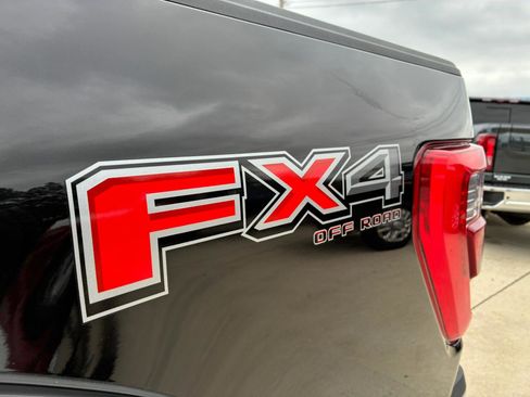 Used 2022 Ford F150 Lariat w/ FX4 Off-Road Package AWD/4WD image 30
