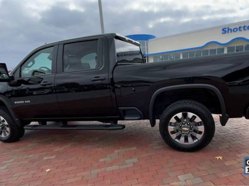 Used 2025 Chevrolet Silverado 2500 Custom w/ Custom Convenience Package image 7