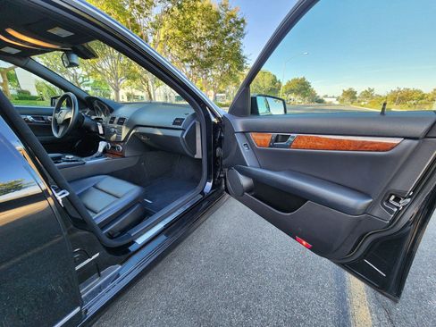 Used 2011 Mercedes-Benz C 300 Sedan image 26