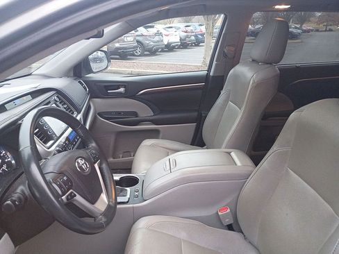 Used 2016 Toyota Highlander Limited image 7