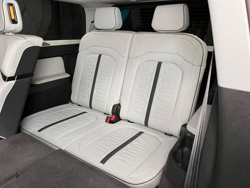 Used 2025 Rivian R1S Adventure AWD/4WD image 19