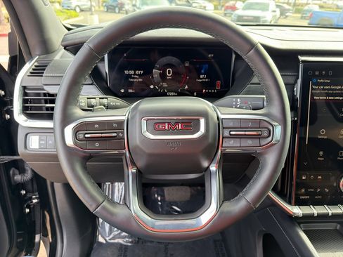 Used 2025 GMC Acadia Elevation image 17