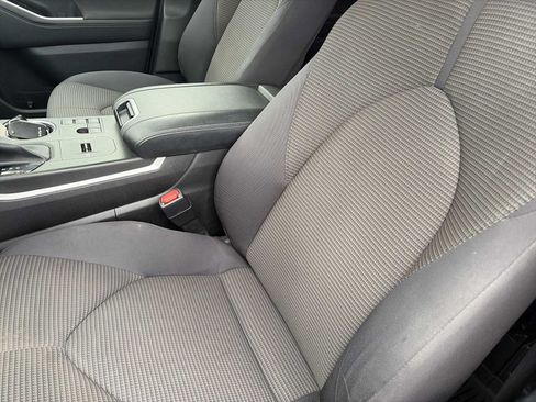 Used 2023 Toyota Highlander L FWD image 13