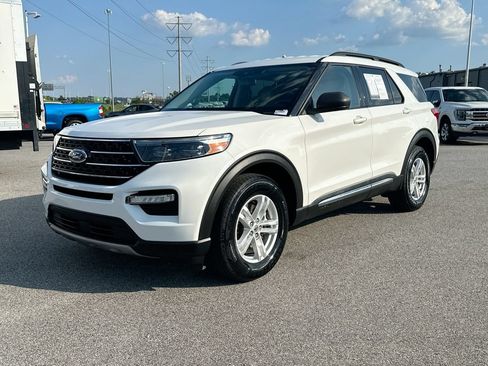 Used 2020 Ford Explorer XLT w/ Equipment Group 202A AWD/4WD image 1