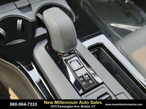 Used 2024 Toyota Prius XLE image 27