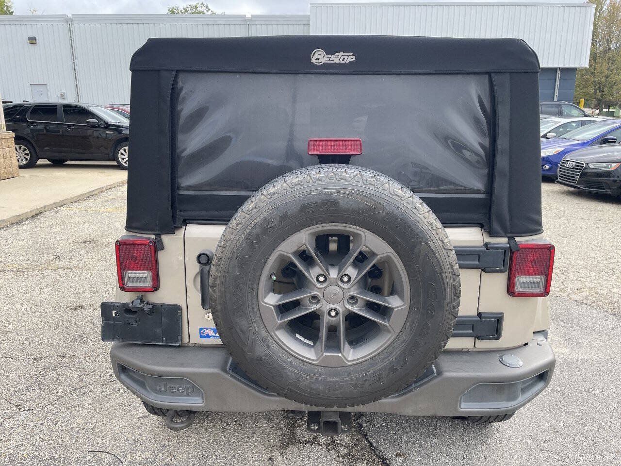 Used 2016 Jeep Wrangler Unlimited Sahara AWD/4WD image 8
