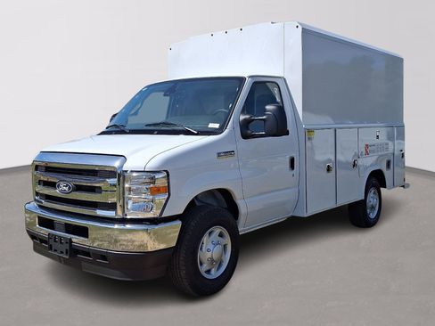 New 2026 Ford E-350 and Econoline 350 Super Duty w/ Power Equipment Group RWD image 3