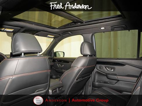 Used 2024 Honda Pilot TrailSport image 12