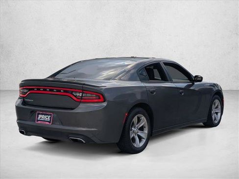 Used 2015 Dodge Charger SE w/ Sport Appearance Group image 5