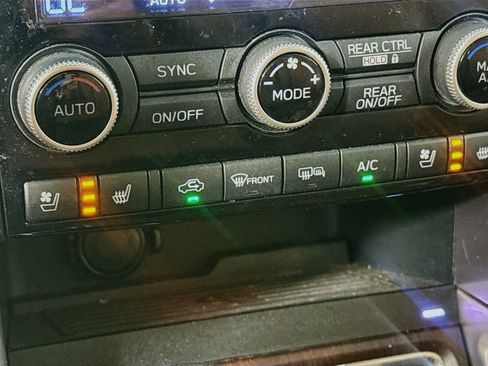 Used 2022 Subaru Ascent Touring AWD/4WD image 27