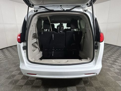 Used 2023 Chrysler Voyager LX FWD image 30