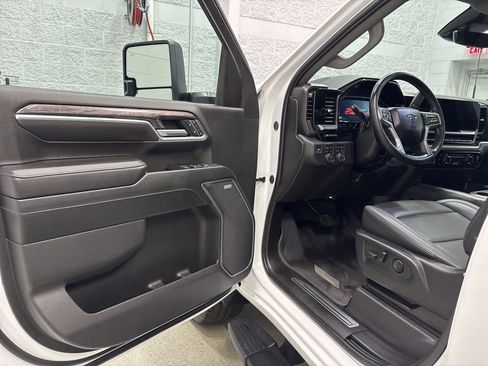 Used 2024 Chevrolet Silverado 3500 LTZ w/ LTZ Plus Package AWD/4WD image 14