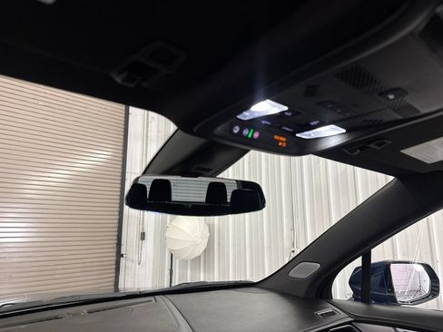Certified 2025 Cadillac XT6 Premium Luxury FWD image 38