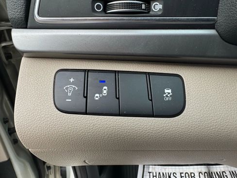 Used 2017 Hyundai Elantra Limited w/ Limited Tech Package 04 image 14