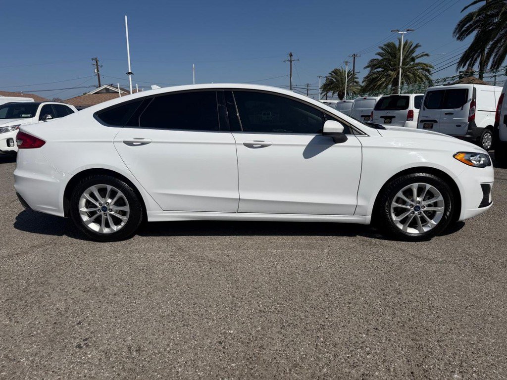 Used 2019 Ford Fusion SE FWD image 4