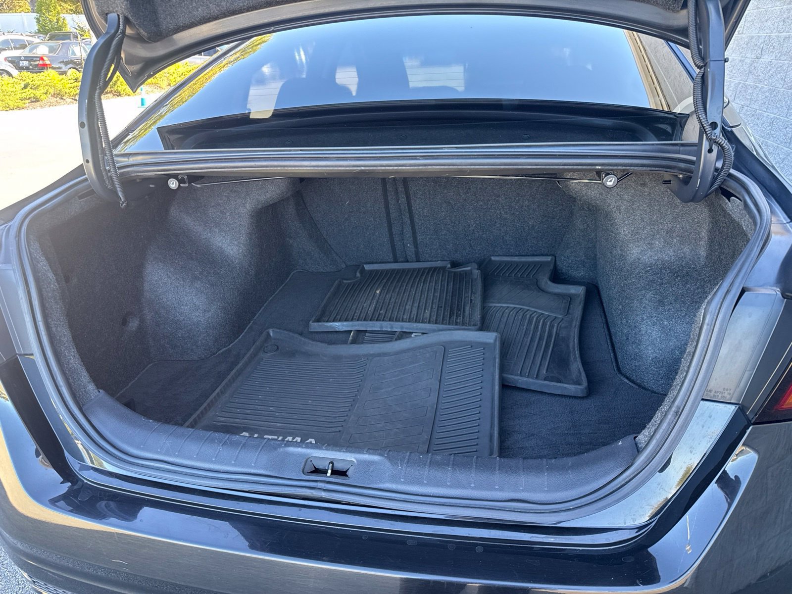 Used 2020 Nissan Altima 2.5 S FWD image 29