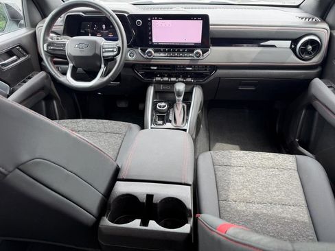 Used 2023 Chevrolet Colorado Z71 w/ Z71 Convenience Package 2 AWD/4WD image 11