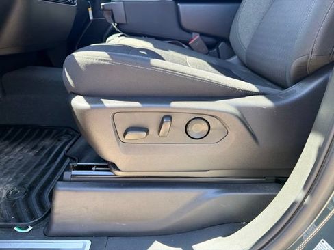 Used 2025 Chevrolet Silverado 1500 LT AWD/4WD image 17