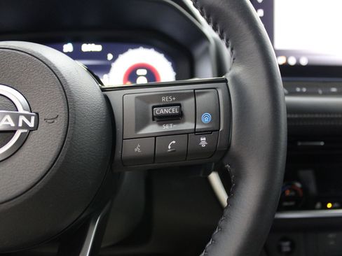 Used 2024 Nissan Rogue SL AWD/4WD image 35