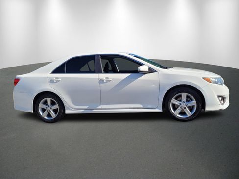 Used 2013 Toyota Camry SE image 8