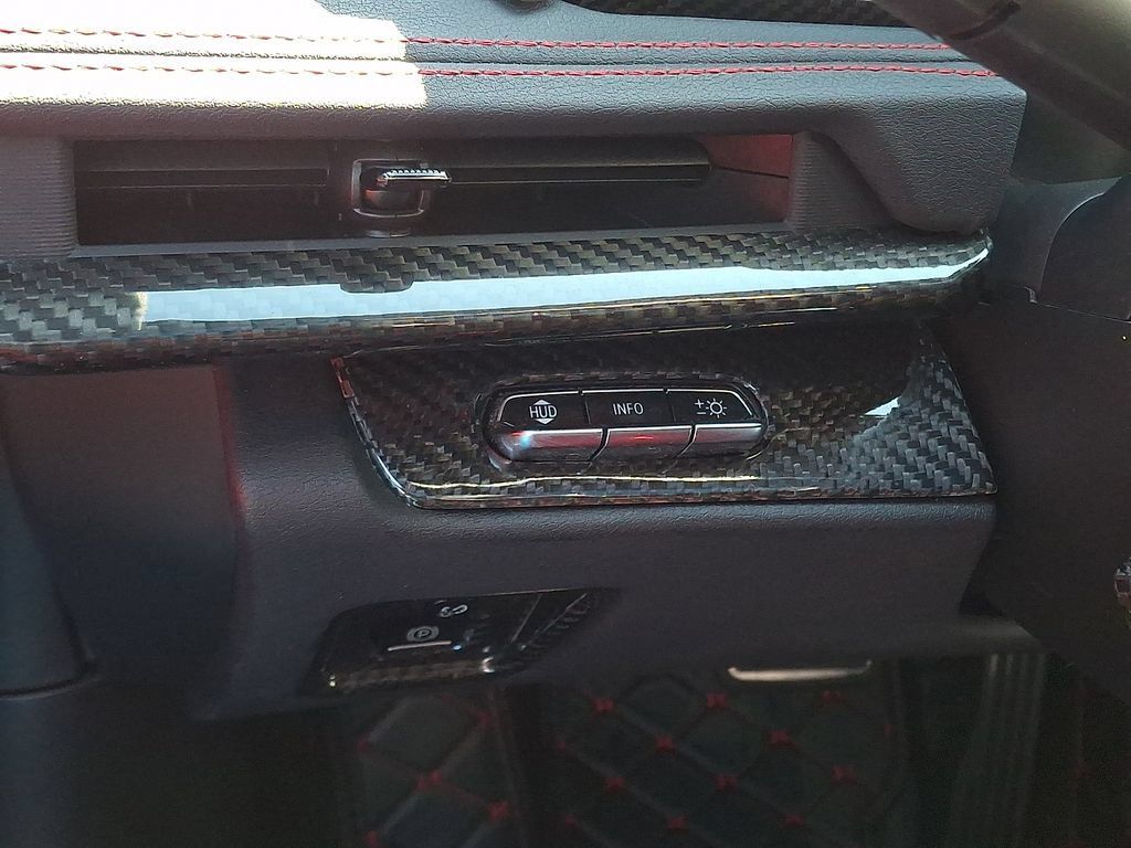 Used 2020 Chevrolet Corvette Stingray Preferred Cpe w/ 2LT Preferred Equipment Group RWD image 28