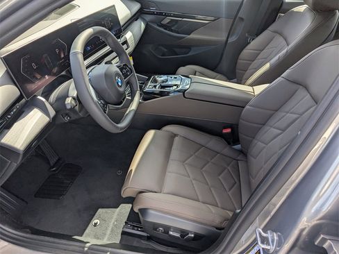 New 2026 BMW 530i w/ Executive Package image 7