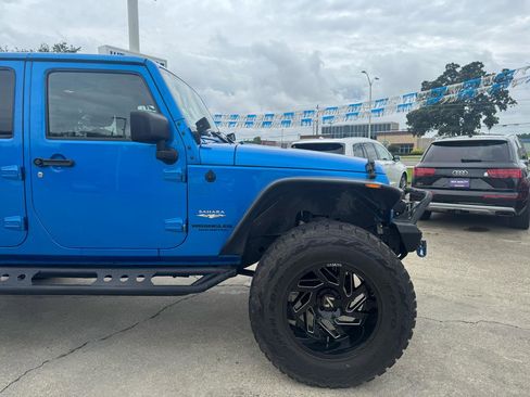 Used 2015 Jeep Wrangler Unlimited Sahara w/ Connectivity Group AWD/4WD image 25