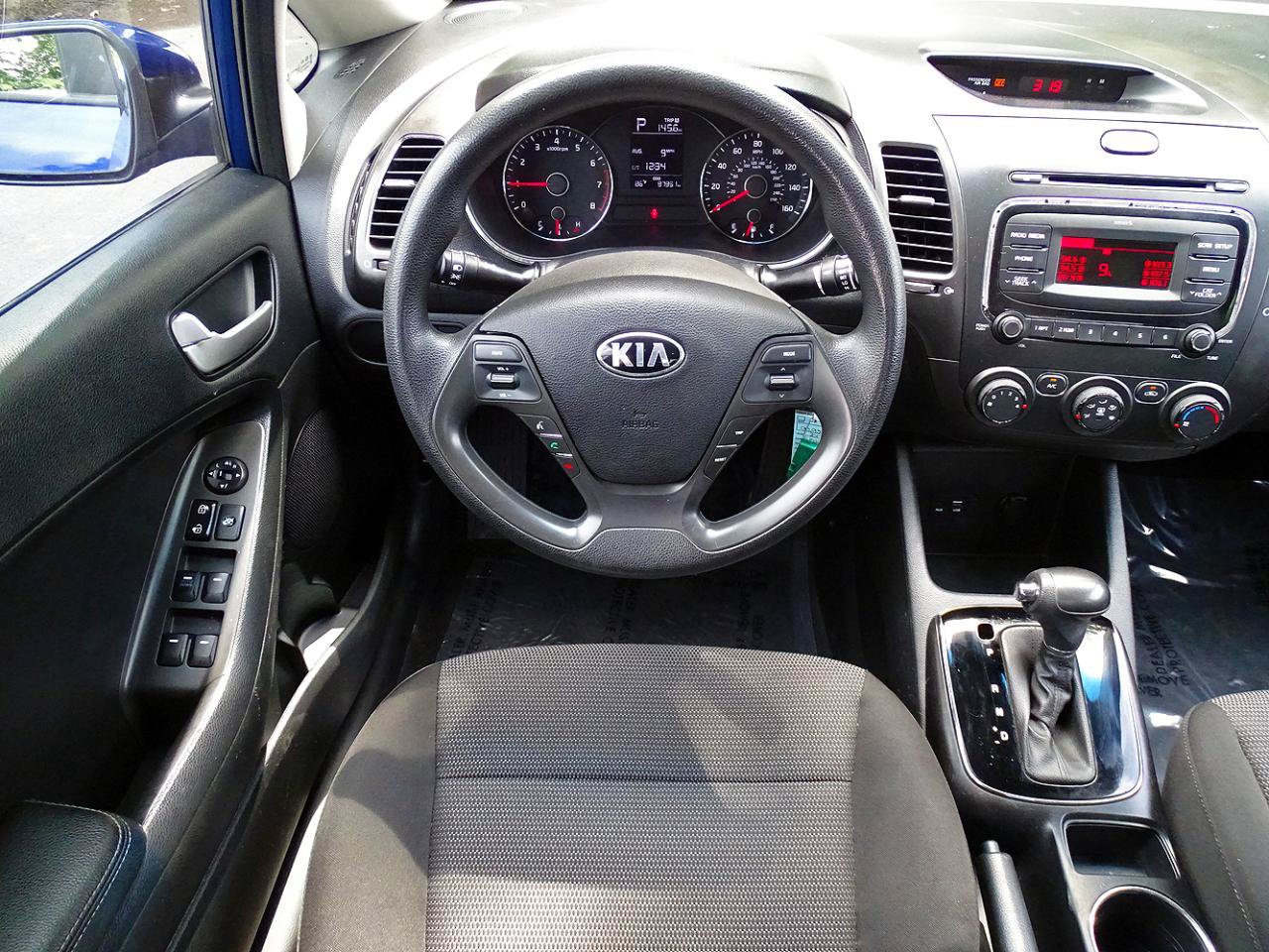 Used 2017 Kia Forte LX FWD image 25
