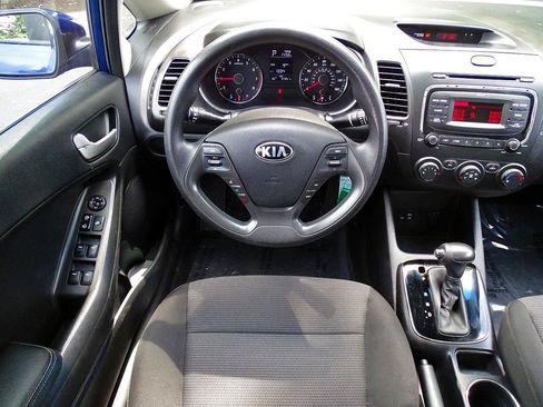 Used 2017 Kia Forte LX FWD image 25