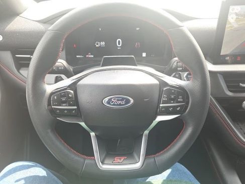 Used 2025 Ford Explorer ST AWD/4WD image 38