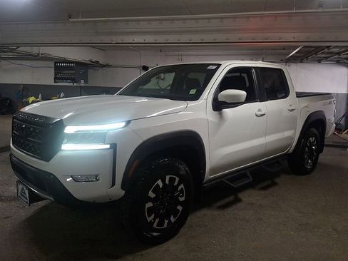 Used 2023 Nissan Frontier PRO-4X w/ Technology Package AWD/4WD image 3