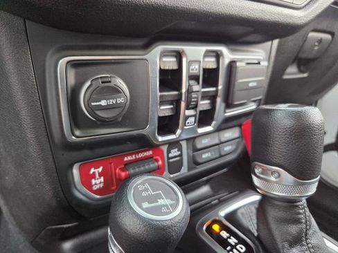 Used 2024 Jeep Wrangler Sport AWD/4WD image 23