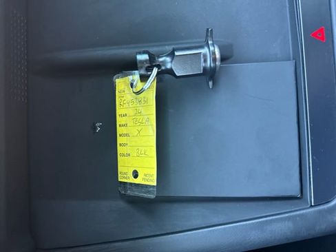 Used 2024 Tesla Model X image 20