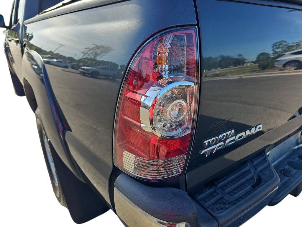 Used 2015 Toyota Tacoma PreRunner w/ SR5 Package RWD image 33