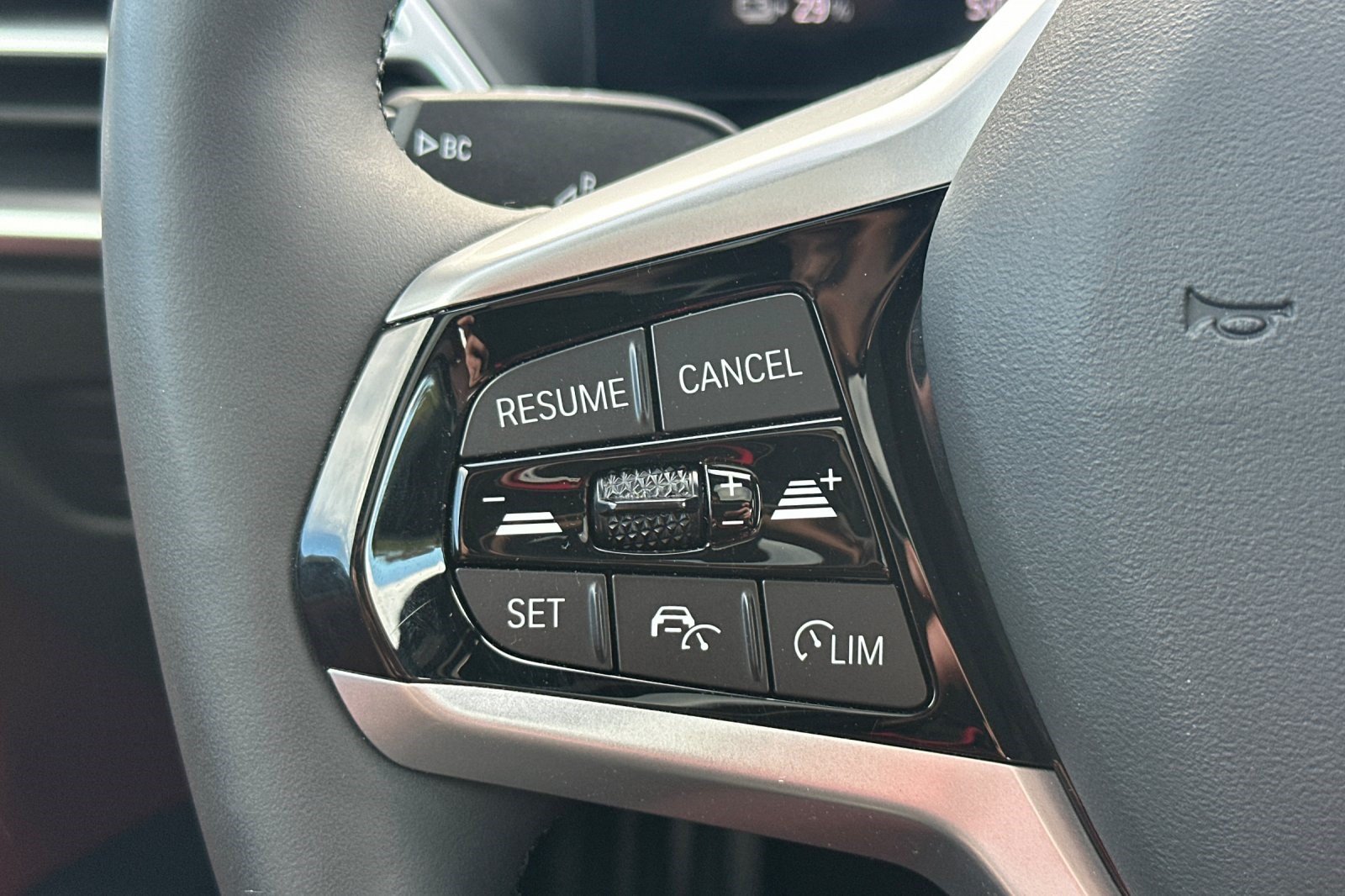 Used 2025 BMW i4 eDrive40 w/ Premium Package RWD image 31
