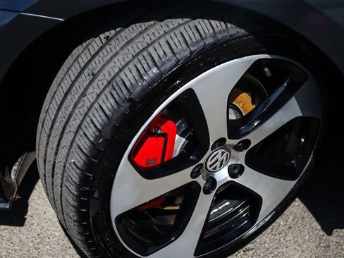 Used 2016 Volkswagen GTI SE image 21