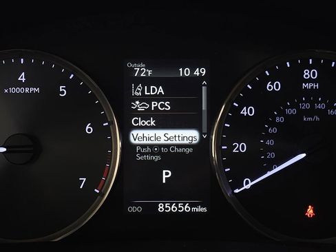 Used 2017 Lexus IS 300 AWD image 19