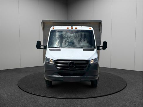 Used 2021 Mercedes-Benz Sprinter 4500 image 3
