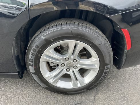 Used 2022 Dodge Charger SXT image 11