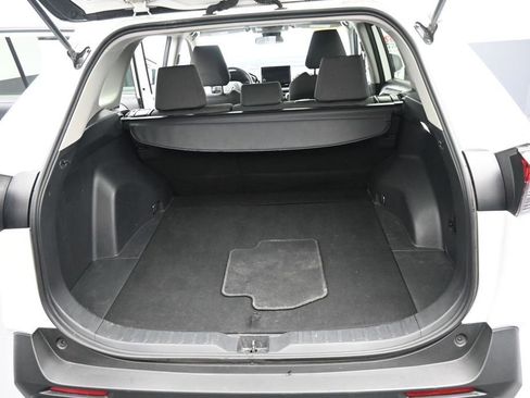 Used 2024 Toyota RAV4 XLE FWD image 22
