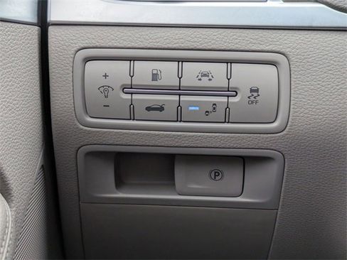 Used 2018 Genesis G80 3.8 image 24